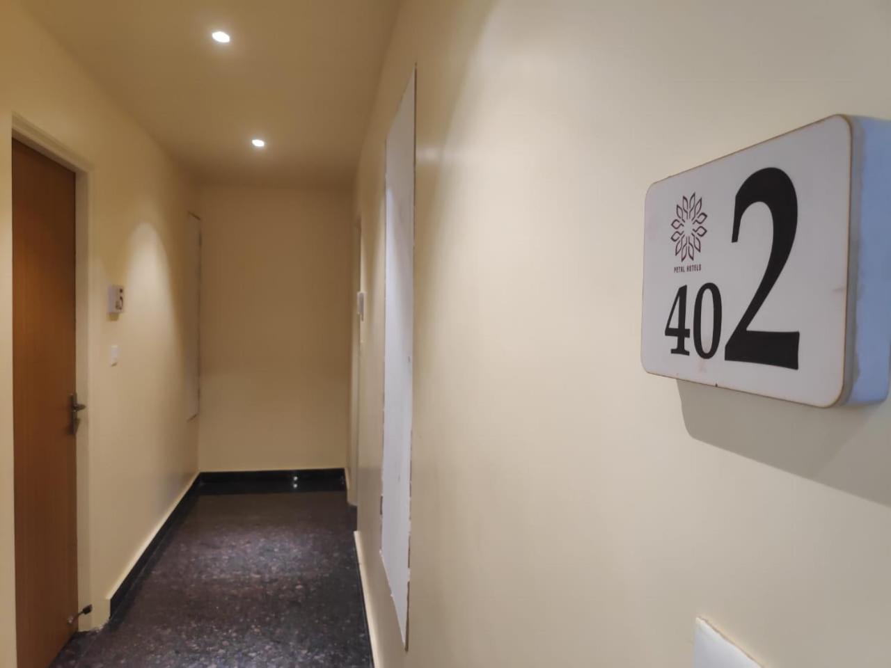 Petal Hotel 2*